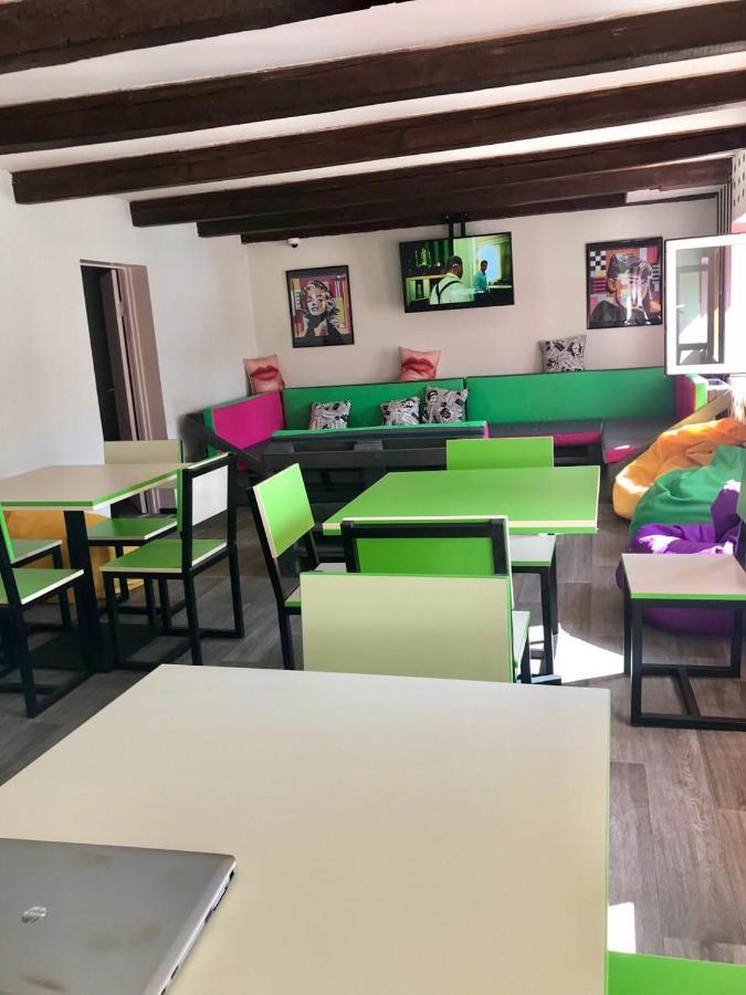 Lucky Hostel На Крещатике Kiev Ngoại thất bức ảnh