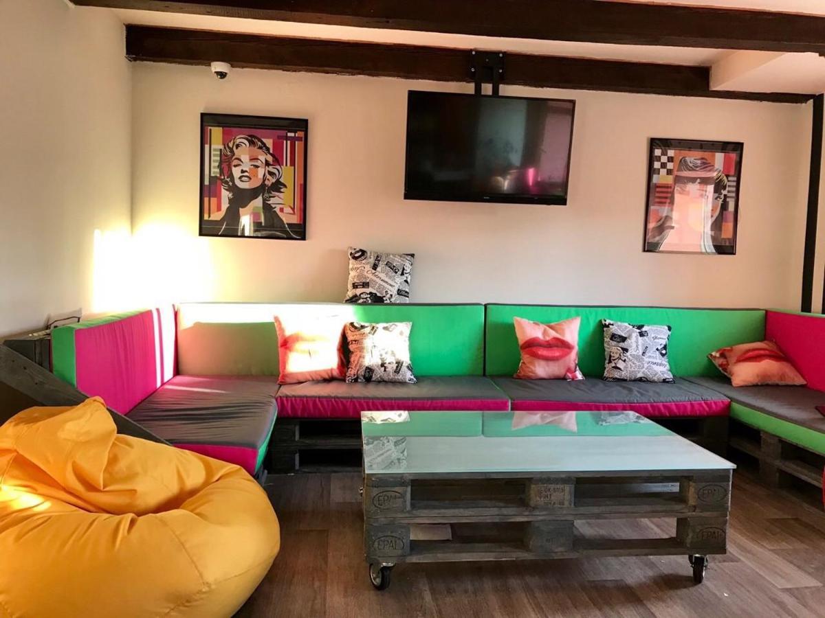 Lucky Hostel На Крещатике Kiev Ngoại thất bức ảnh